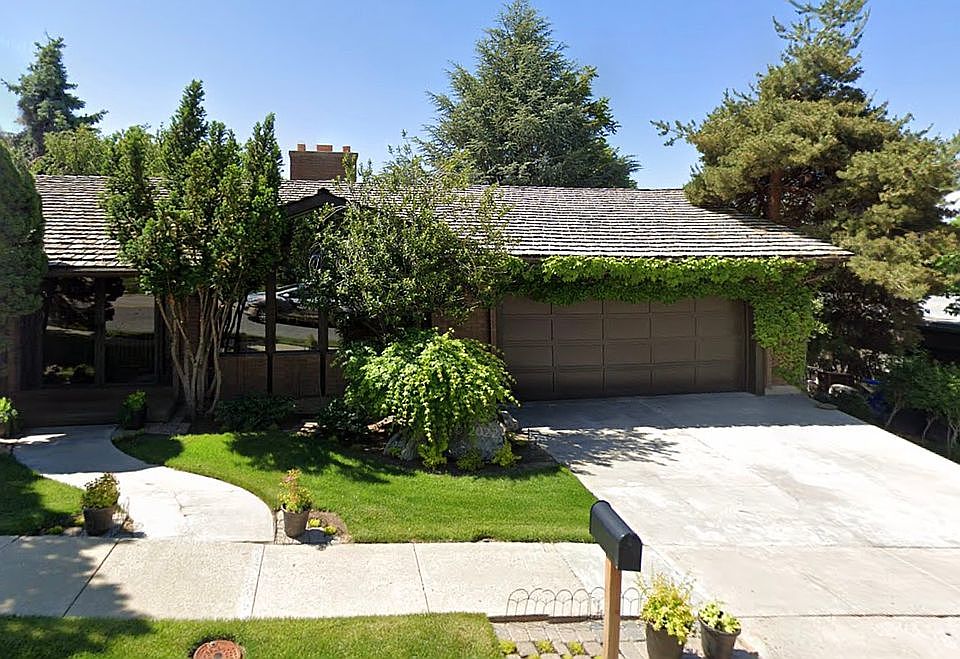 2nd image of 1302 E Millbrook Way