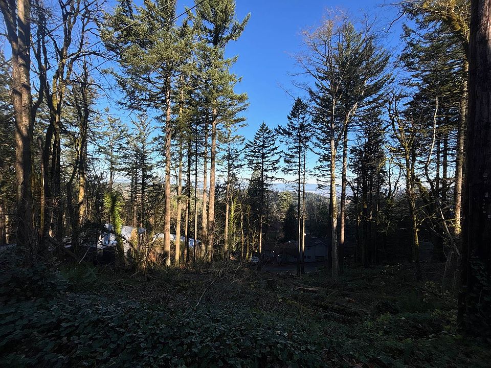 2nd image of 650 NW Saint Helens Ave