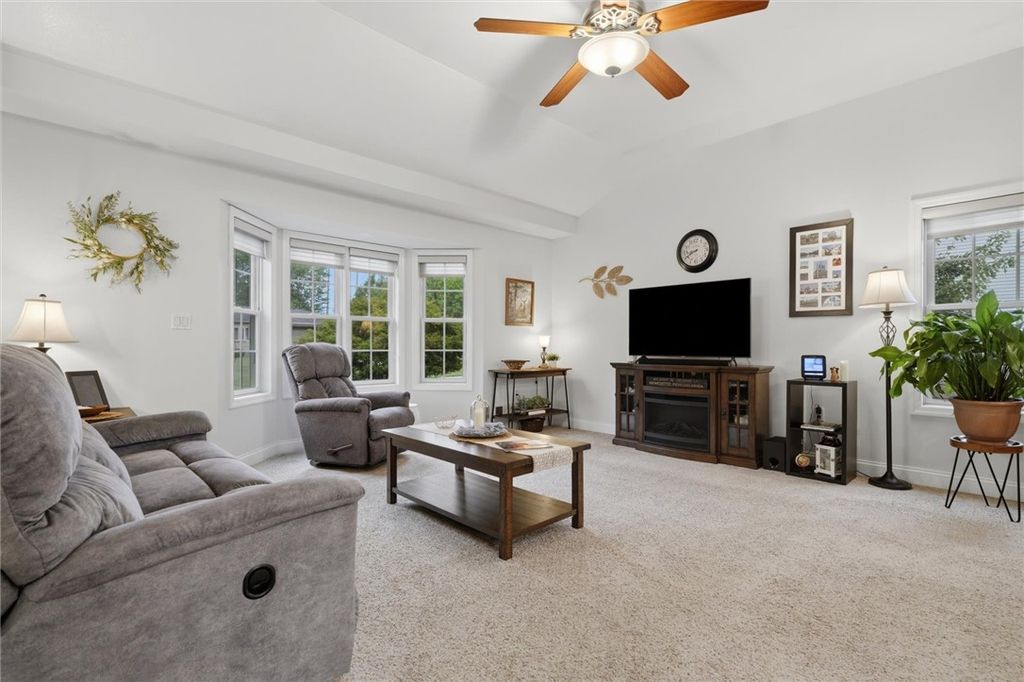 96 James St, Lemont Furnace, PA - View 3