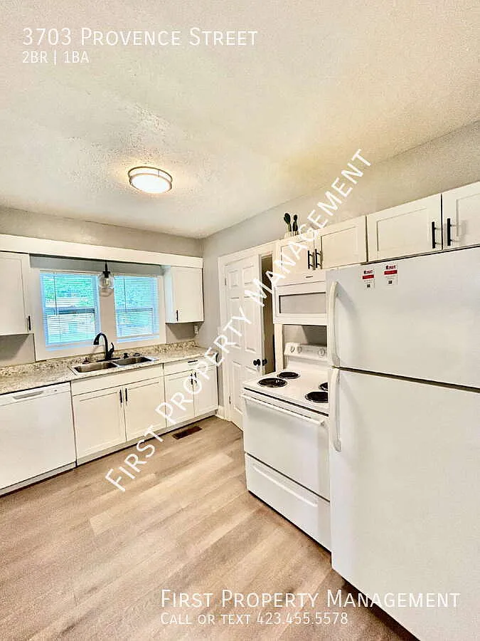 3703 Provence St: Brainerd Single-Family 2Bed/1Bath House! Hardwood Floors, Central AC, & Laundry... — Photo 4
