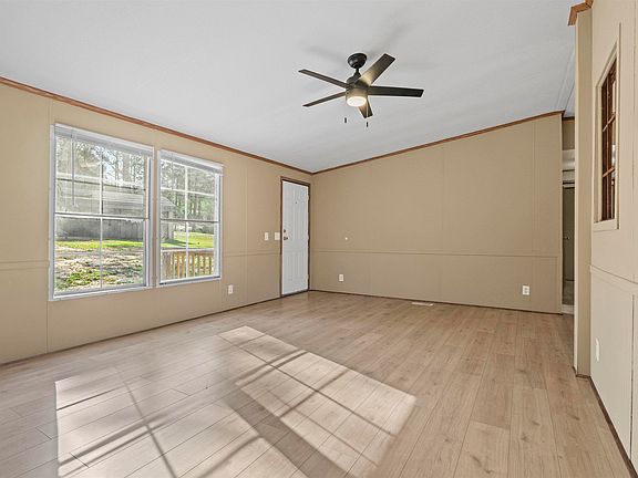 4th image of 442 McLee Rd