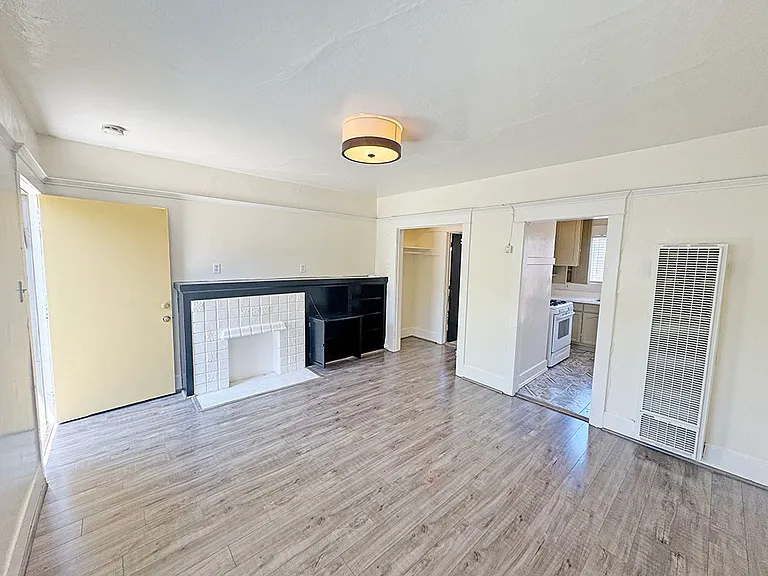 577 Walnut Ave #G — Photo 5