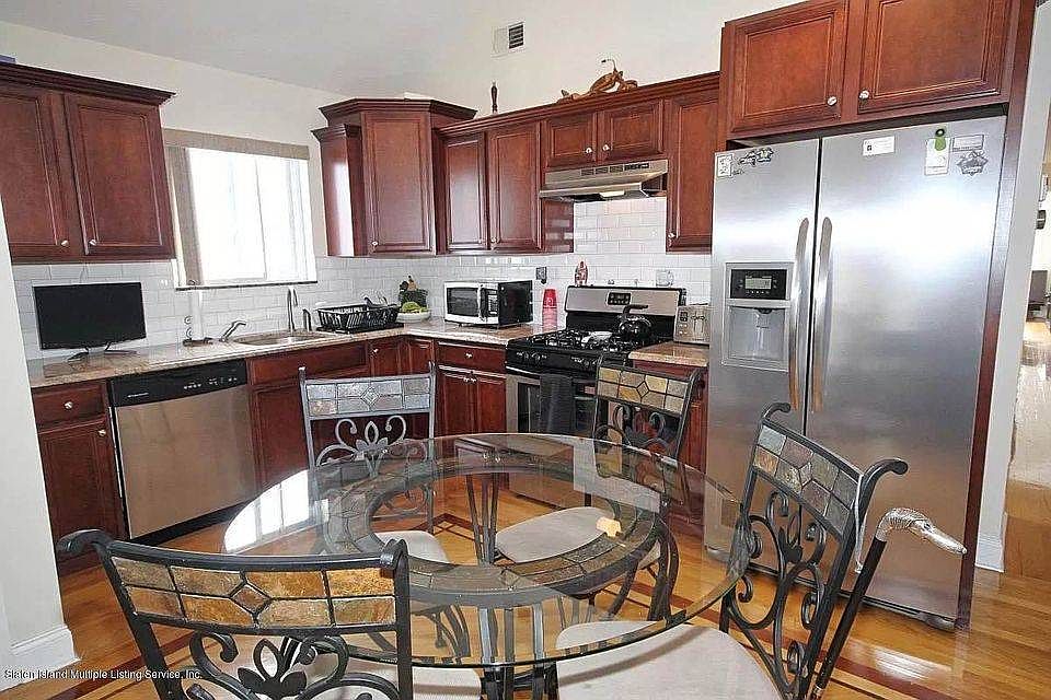1st image of 186 Hylan Blvd Floor 2C-3