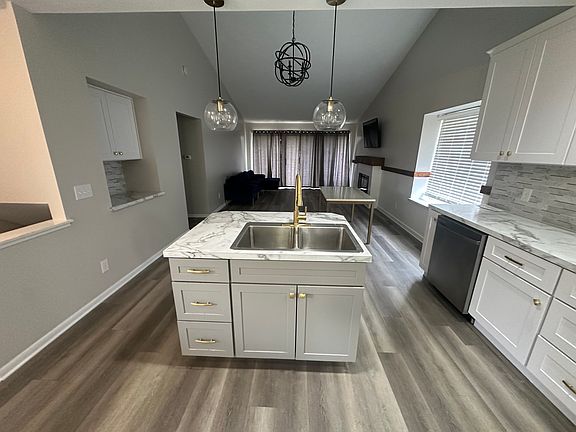3rd image of 2816 Mulford Dr SE