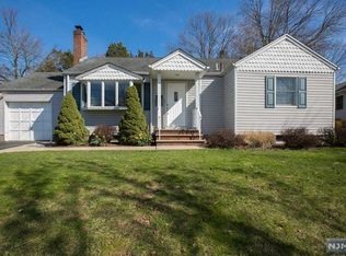 368 Leonard Dr, New Milford, NJ 07646