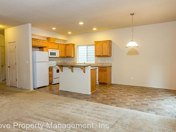 4th image of 2809 NE 88th Pl