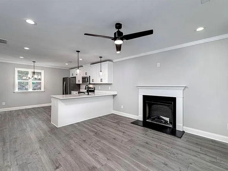 6290 Akins Way — Photo 3
