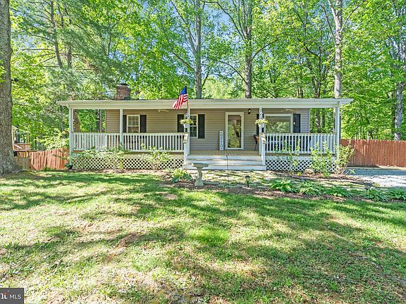 2nd image of 7 Hidden Lake Dr