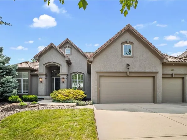 8915 Quail Ridge Ln, Lenexa, KS 66220