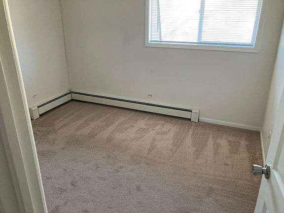 3rd image of 121 Town Crest Dr APT 7