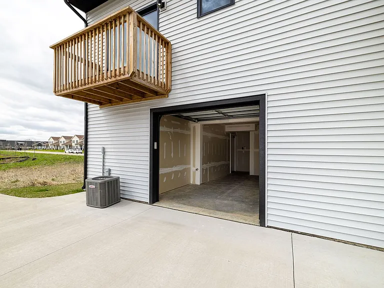 3431 Glenbrook Cir S — Photo 41