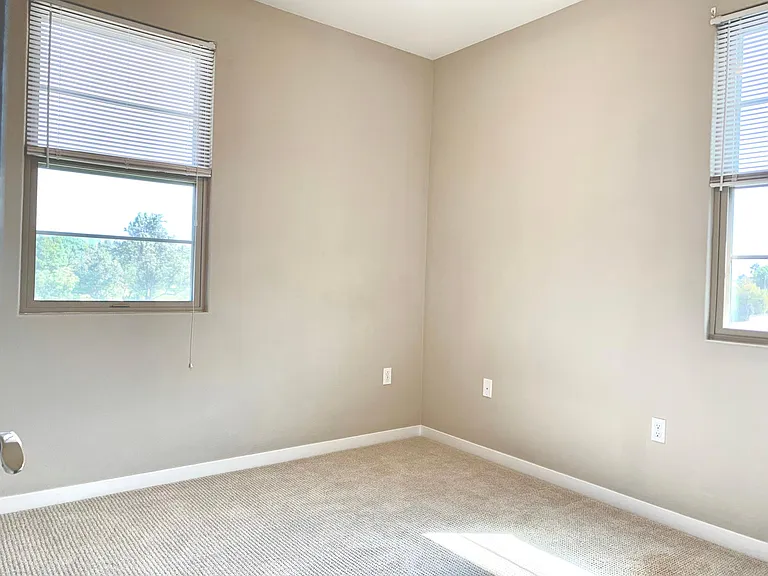 1099 Harebell Pl — Photo 31