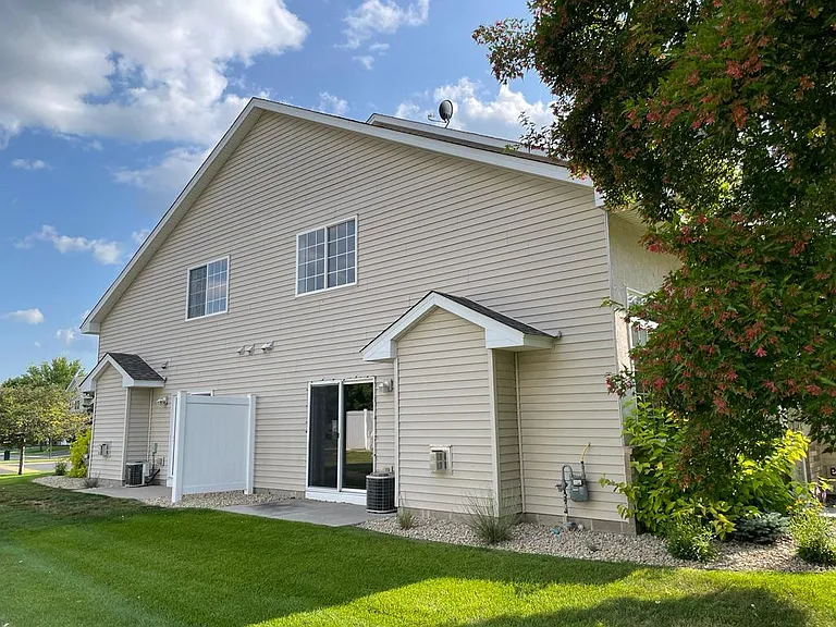 17346 Lilac Ln SE — Photo 5