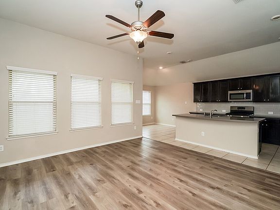 5th image of 625 Saguaro Dr