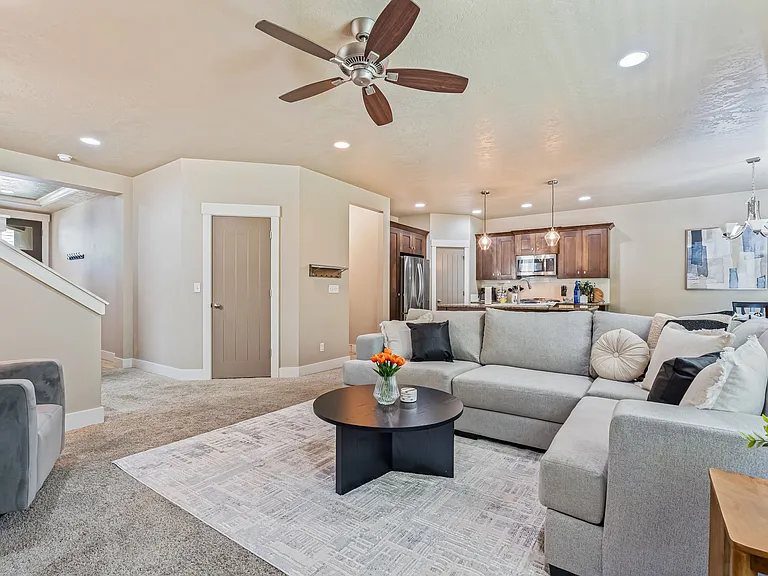 2719 E Decameron Ln — Photo 19