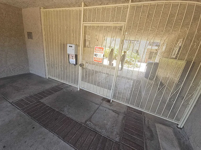 Sepulveda Blvd — Photo 35