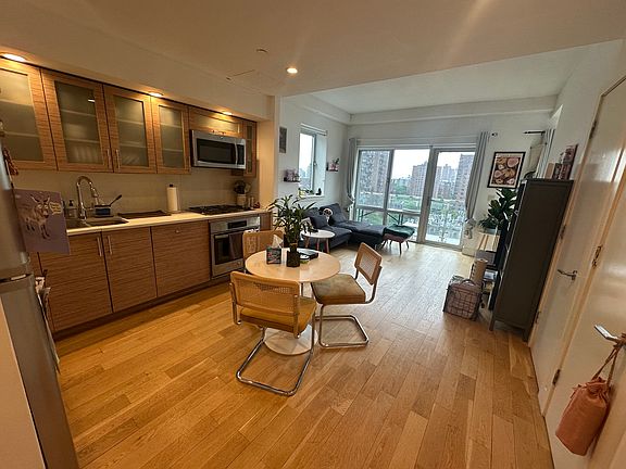 3rd image of 344 E 110th St APT 12A