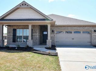 15526 Ironcrest Dr NW, Harvest, AL 35749