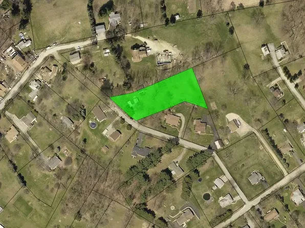 5 Worthy Ln, Jeannette, PA 15644