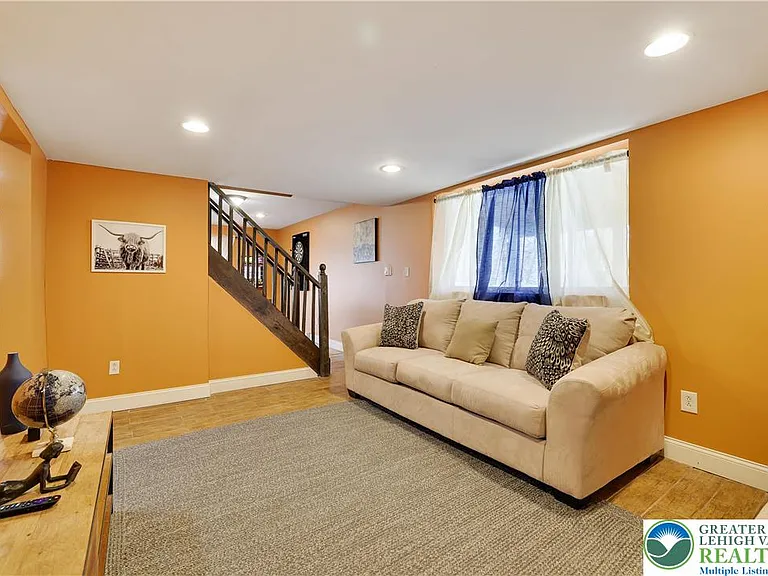163 Cambridge Ct — Photo 48
