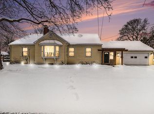 2904 Grace Rd, Kalamazoo, MI 49006