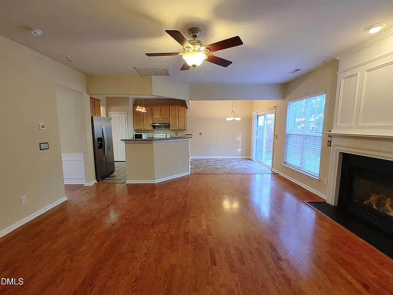 301 Millicent Way — Photo 5