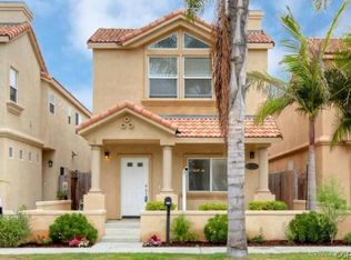 1104 Huntington St, Huntington Beach, CA 92648