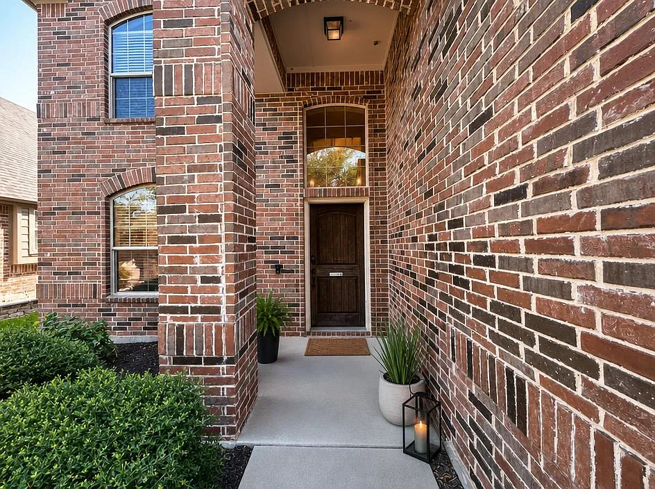 4 bed, 2.5 bath, 2605 sqft, $2,800 — Photo 3