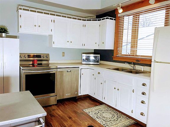 4th image of 1604 Lake Shore Dr