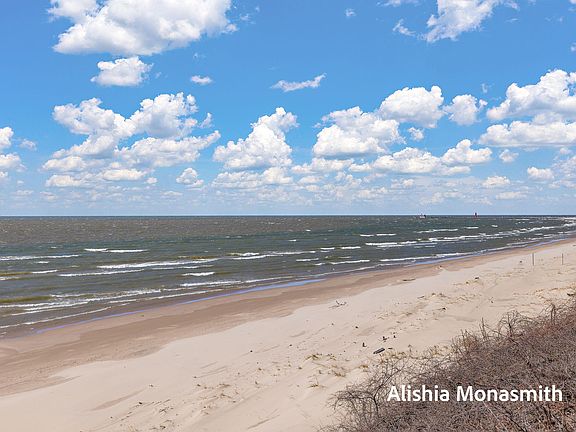 3rd image of 15058 Stickney Ridge Rd