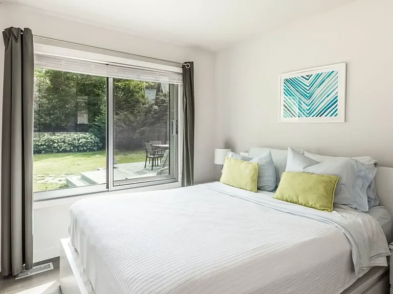 10 Albertines Ln — Photo 9
