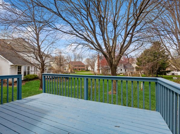 1636 Canyon Run Rd, Naperville, IL 60565