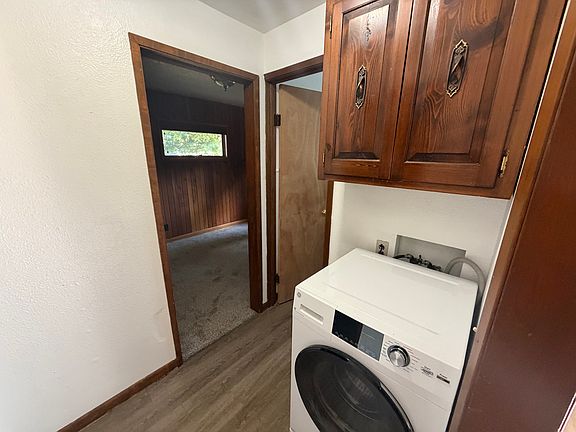 5th image of 708 11th Ave E
