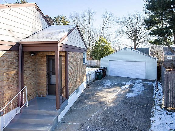 3rd image of 7832 Dearborn Ct