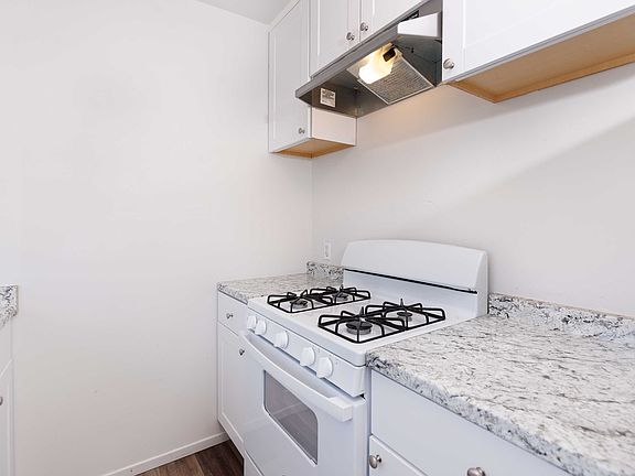 5th image of 4359 Illinois St #4359