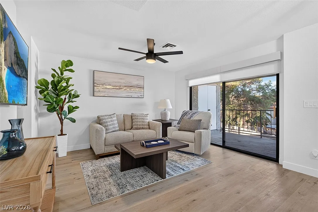 2 bed, 2.0 bath, 884 sqft, $2,250 — Photo 1