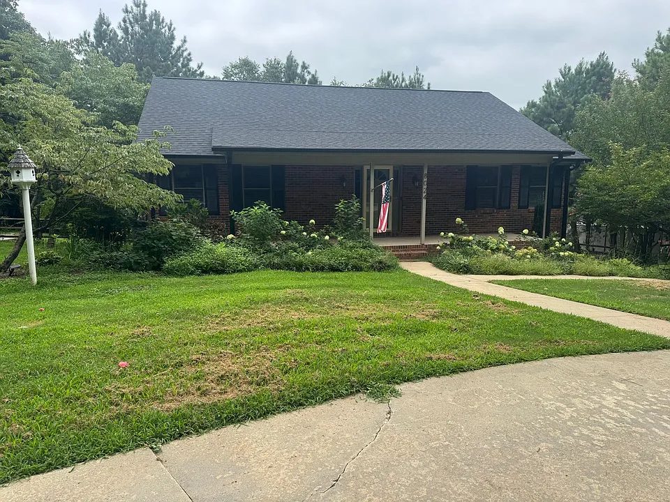 8024 Bradford Ln