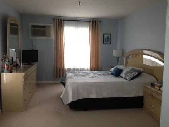4th image of 300 Candlewood Park Unit 11