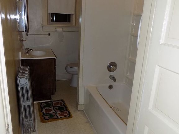 5th image of 715-717 Oak Hill Ave #1N