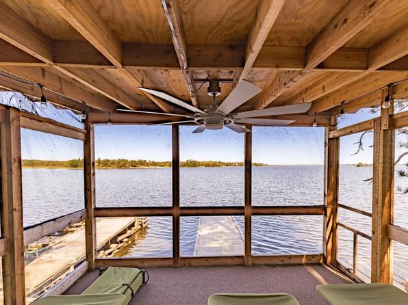 10001 Tomahawk Ln, Kabetogama, MN 56669