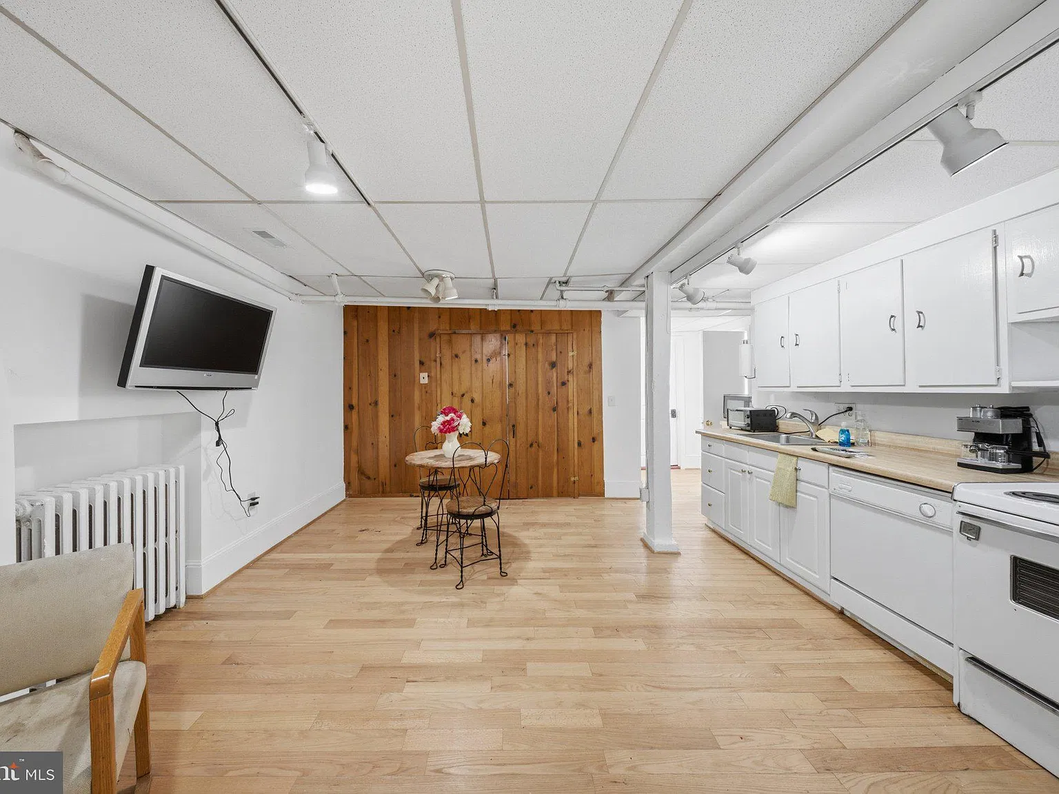 1 bed, 1.0 bath, 1010 sqft, $1,700 — Photo 4
