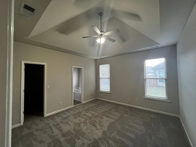 2208 Adkins Cir — Photo 17