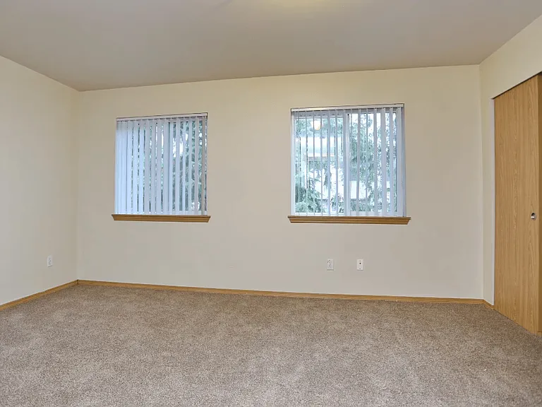 Fairway Edmonds Apts — Photo 12