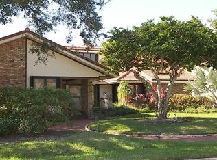 24 Marlwood Ln, Palm Beach Gardens, FL 33418