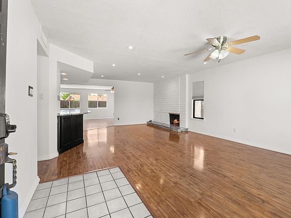 5th image of 8121 Bart Ct NE
