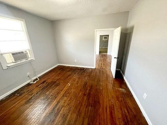 5th image of 1030 Romain St