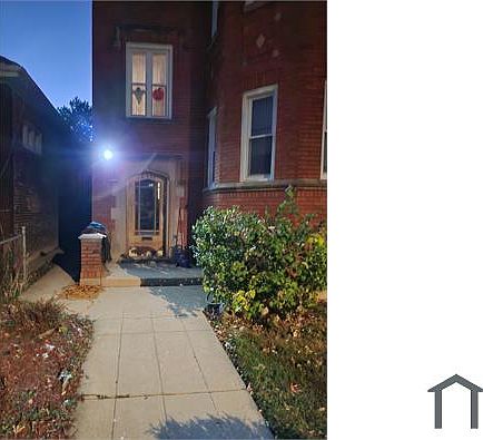 3rd image of 8230 S Hermitage Ave #1