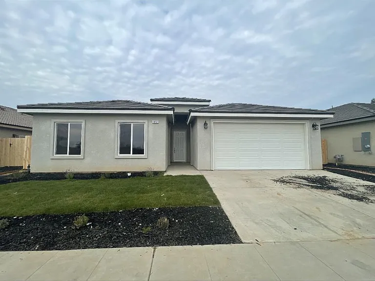 1051 Adell St — Photo 15