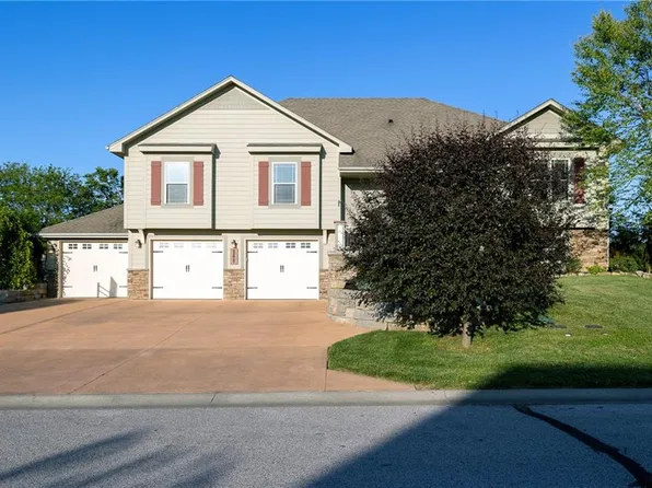 22617 Frontier Dr, Peculiar, MO 64078