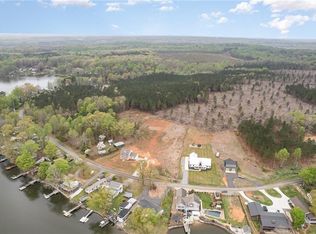 884 Riverside Dr, Lexington, NC 27292